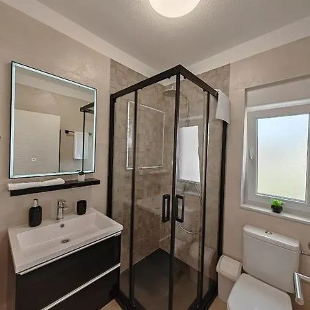 Luxury Nikoma With Heated Pool And Whirlpool *