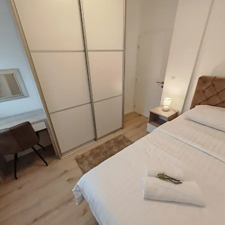 Luxury Nikoma With Heated Pool And Whirlpool Villa