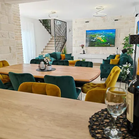Luxury Nikoma With Heated Pool And Whirlpool Villa *