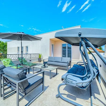 Villa Luxury Nikoma With Heated Pool And Whirlpool
