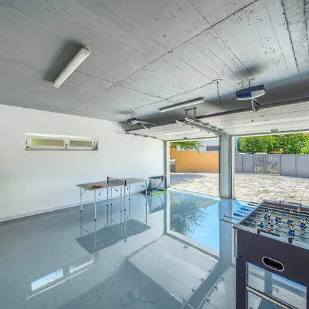 Luxury Nikoma With Heated Pool And Whirlpool Dicmo