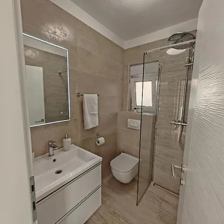 Luxury Nikoma With Heated Pool And Whirlpool Villa Dicmo