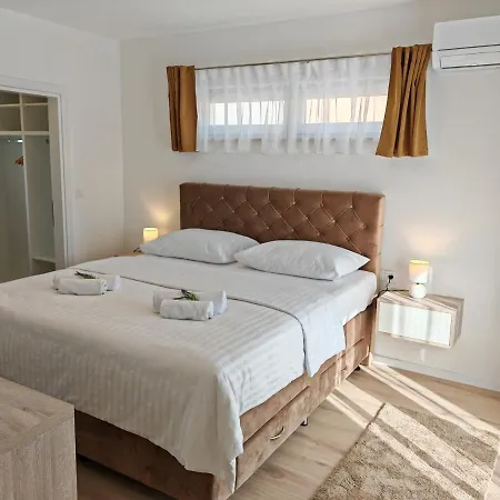 Villa Luxury Nikoma With Heated Pool And Whirlpool Dicmo