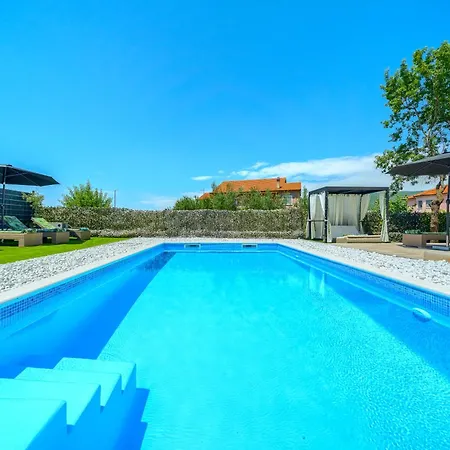 Luxury Nikoma With Heated Pool And Whirlpool Dicmo