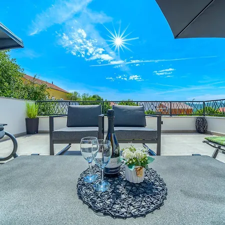 Luxury Nikoma With Heated Pool And Whirlpool فيلة
