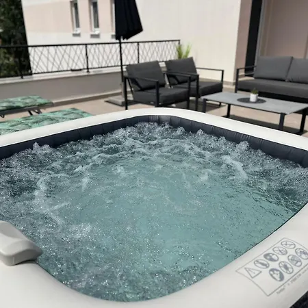 Luxury Nikoma With Heated Pool And Whirlpool فيلة *