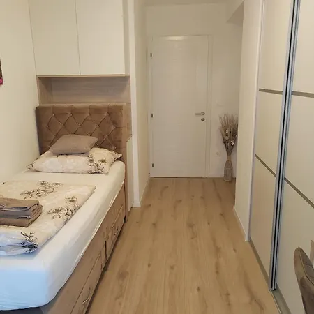 Luxury Nikoma With Heated Pool And Whirlpool