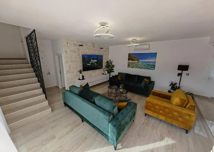 Luxury Nikoma With Heated Pool And Whirlpool Villa *