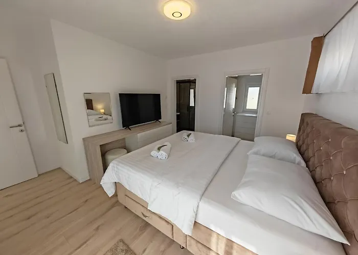 Luxury Nikoma With Heated Pool And Whirlpool Dicmo