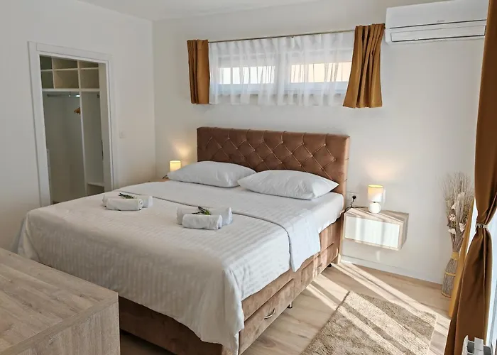Villa Luxury Nikoma With Heated Pool And Whirlpool Dicmo