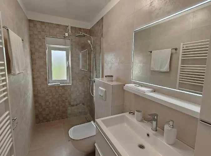 Luxury Nikoma With Heated Pool And Whirlpool Dicmo