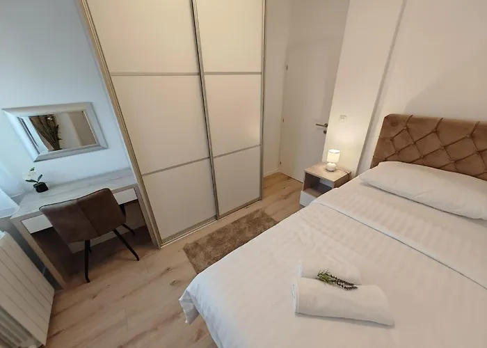 Luxury Nikoma With Heated Pool And Whirlpool Villa