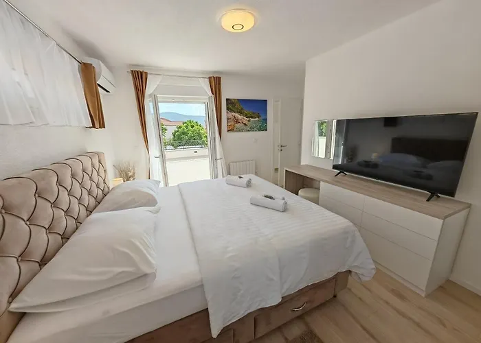 Luxury Nikoma With Heated Pool And Whirlpool Dicmo