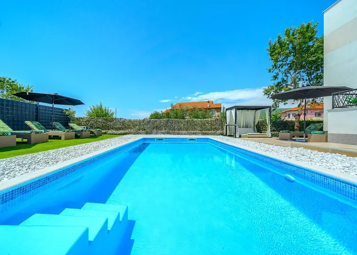 Luxury Nikoma With Heated Pool And Whirlpool Dicmo