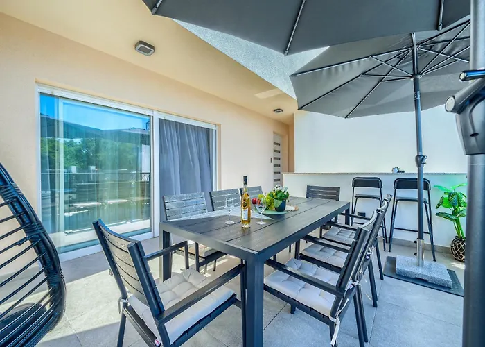 Luxury Nikoma With Heated Pool And Whirlpool Villa Dicmo