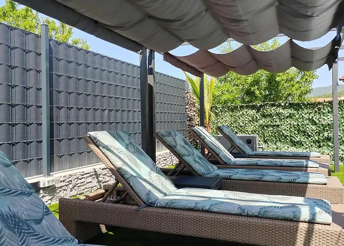 Villa Luxury Nikoma With Heated Pool And Whirlpool Dicmo
