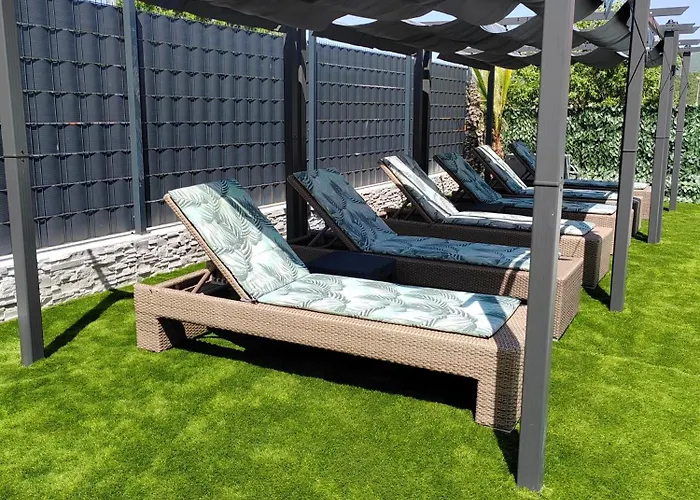Luxury Nikoma With Heated Pool And Whirlpool Villa