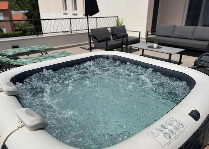 Luxury Nikoma With Heated Pool And Whirlpool Villa *